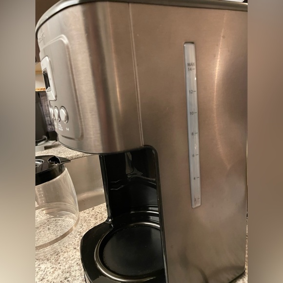 LIKE NEW CUISINART 14 Cups - Picture 5 of 6